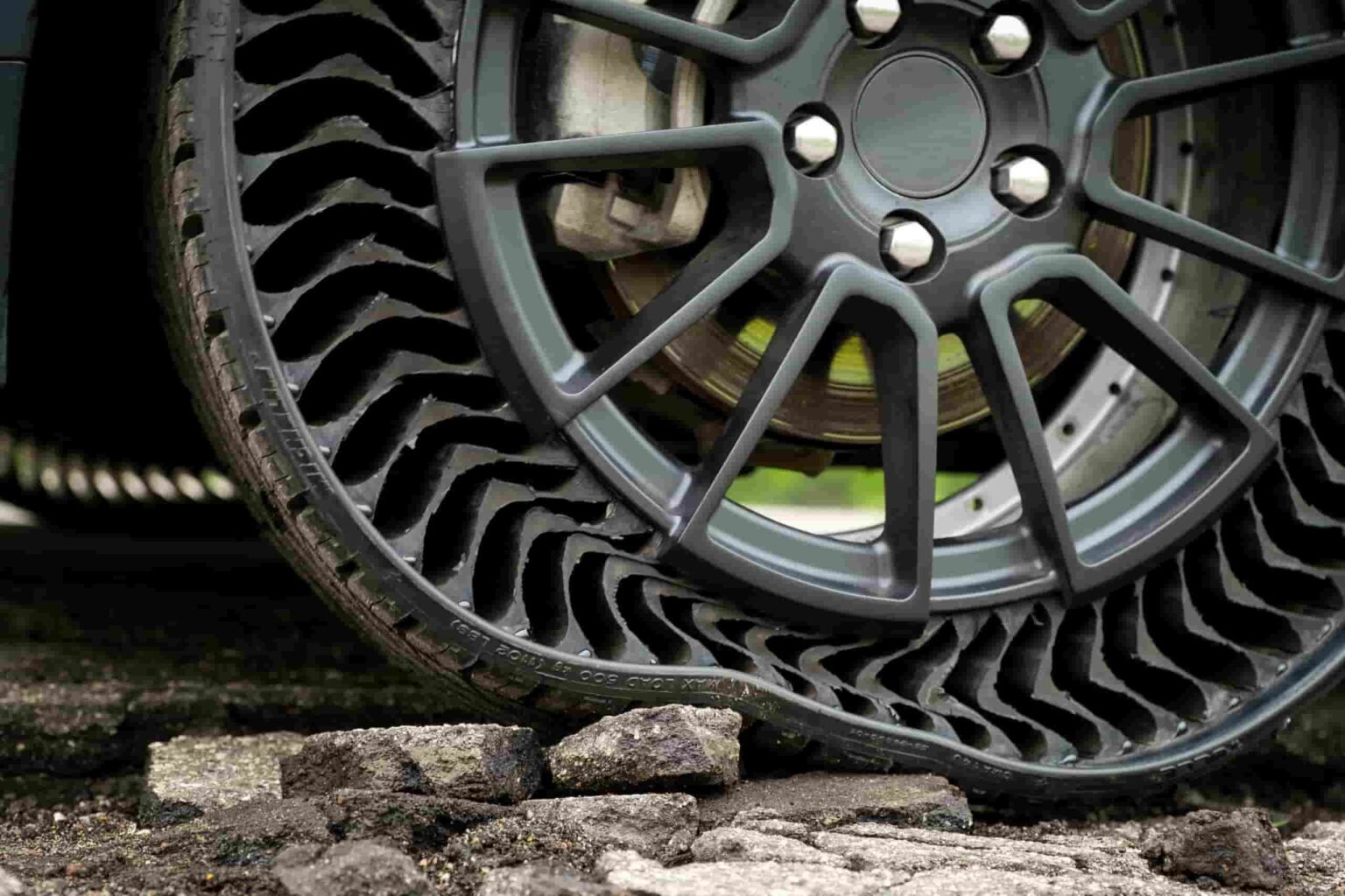 Airless Tires: Understanding the Future, Pros and Cons